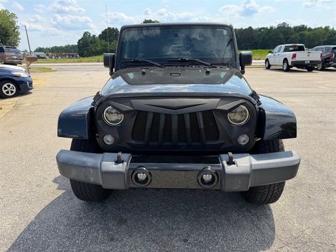 Used 2016 Jeep Wrangler Unlimited Sahara w/ Connectivity Group AWD/4WD image 8