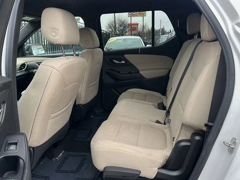Used 2023 Chevrolet Traverse LS image 13