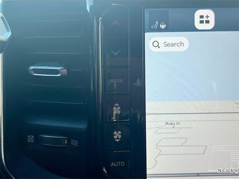 Used 2024 RAM 2500 Limited image 16