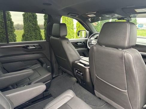 Used 2025 Chevrolet Tahoe LT w/ Comfort Package image 39