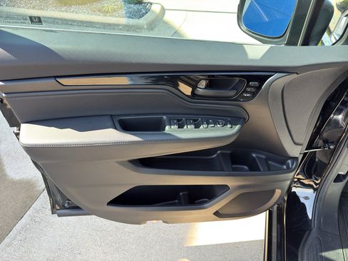 Used 2025 Honda Odyssey Touring image 14