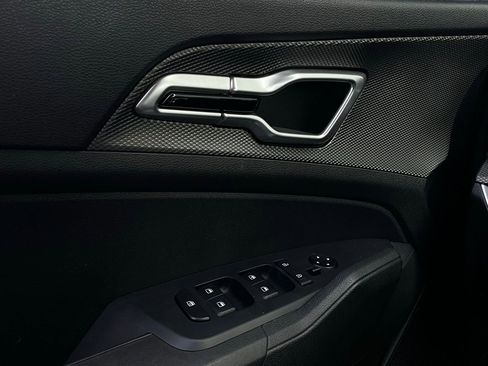 Used 2025 Kia Sportage LX image 19