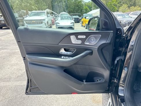 Used 2021 Mercedes-Benz GLE 350 4MATIC w/ AMG Line Exterior image 21