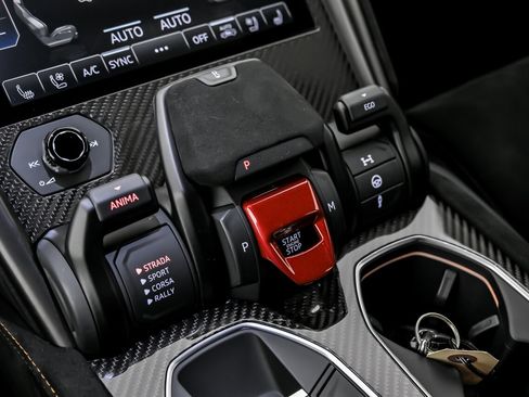 Used 2023 Lamborghini Urus Performante image 44