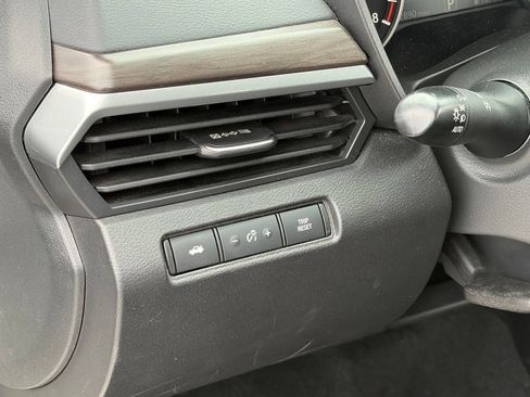 Used 2024 Nissan Altima 2.5 SV FWD image 6