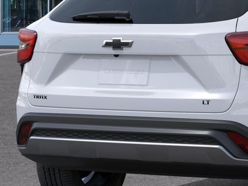 New 2026 Chevrolet Trax LT w/ LT Convenience Package FWD image 14