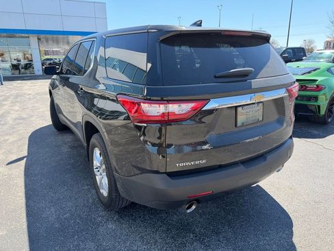 Used 2021 Chevrolet Traverse LS image 4