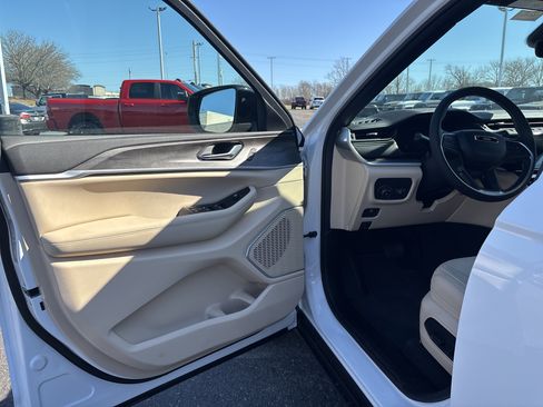 New 2026 Jeep Grand Cherokee Limited AWD/4WD image 23