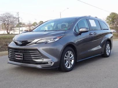 Used 2023 Toyota Sienna Platinum