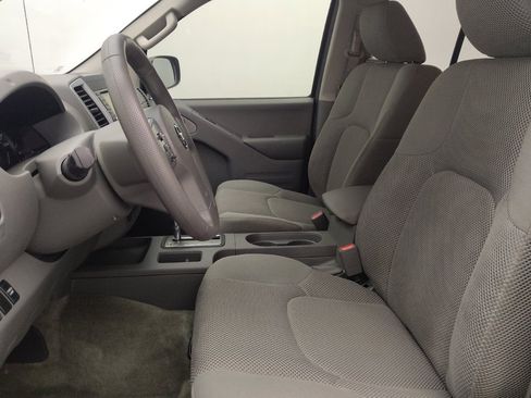 Used 2015 Nissan Frontier SV w/ SV Value Truck Package RWD image 17