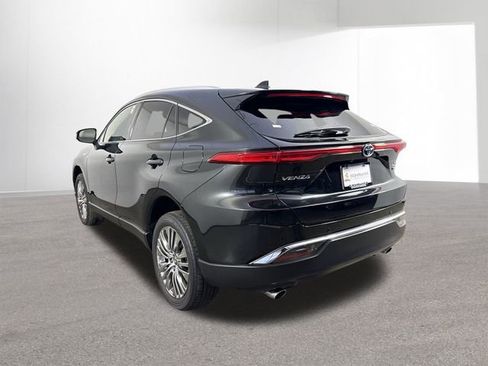 Used 2021 Toyota Venza LE image 31