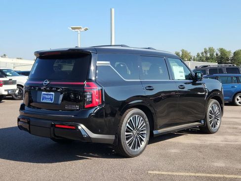 New 2025 Nissan Armada Platinum Reserve image 3