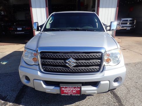 Used 2011 Suzuki Equator Sport AWD/4WD image 3