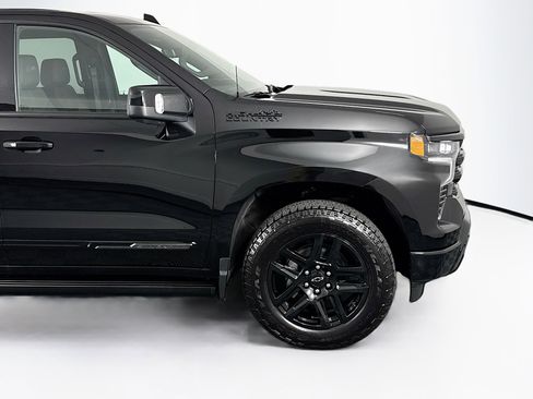 Used 2025 Chevrolet Silverado 1500 High Country w/ Midnight Edition image 43