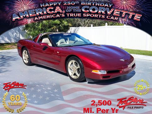 Used 2003 Chevrolet Corvette Coupe w/ Preferred Equipment Group RWD image 1