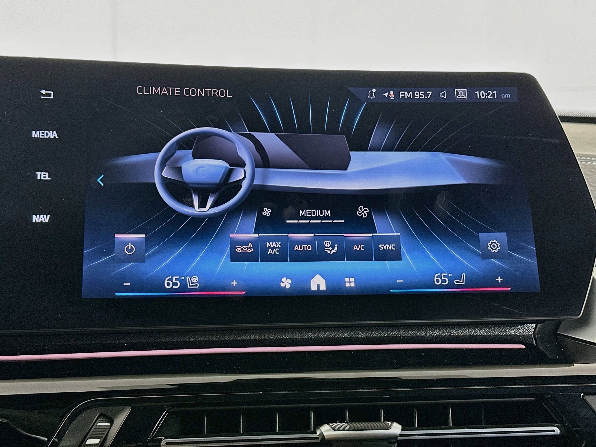 Used 2026 BMW X2 xDrive28i AWD/4WD image 23