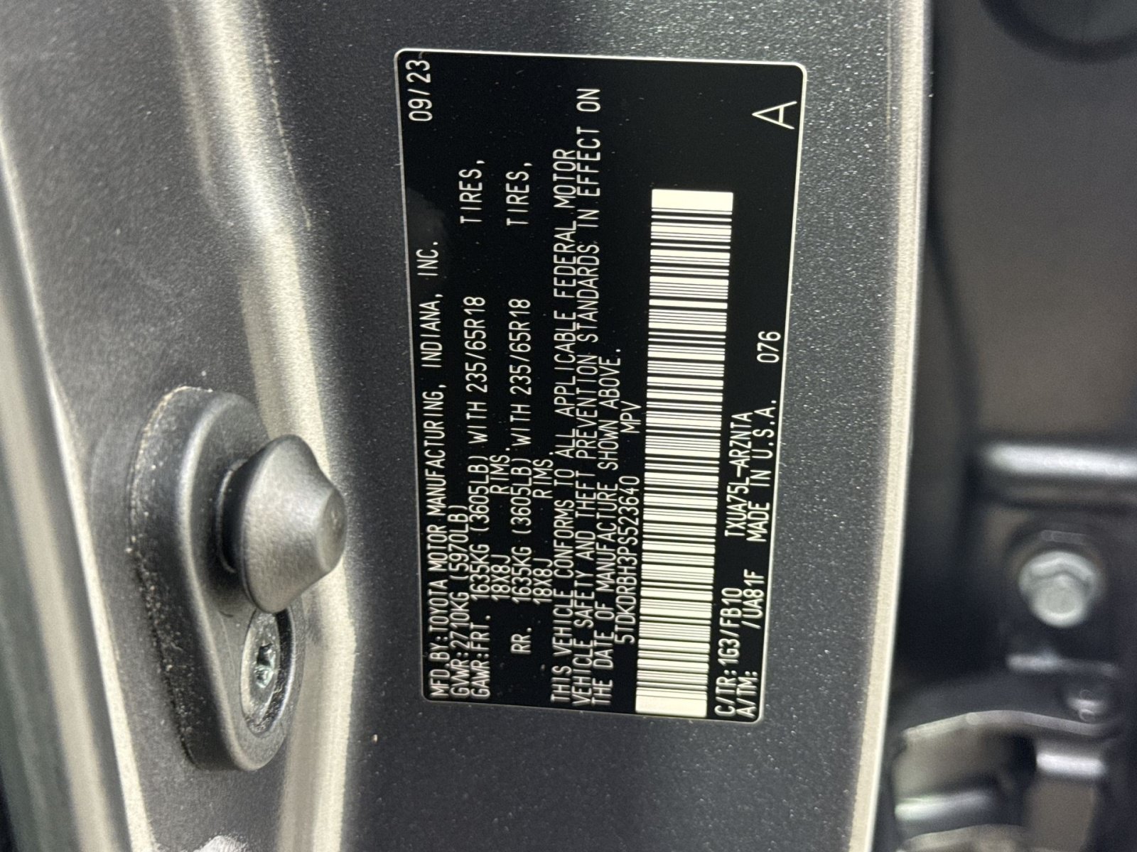 Used 2023 Toyota Highlander LE AWD/4WD image 42