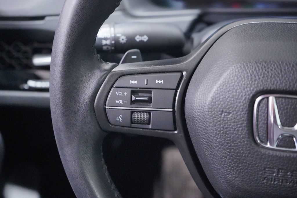 Used 2023 Honda Accord EX-L image 12