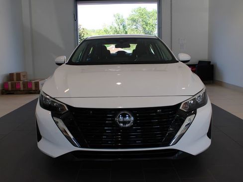 Used 2024 Nissan Sentra SV FWD image 13