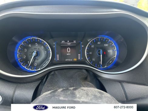 Used 2020 Chrysler Pacifica Touring-L image 17