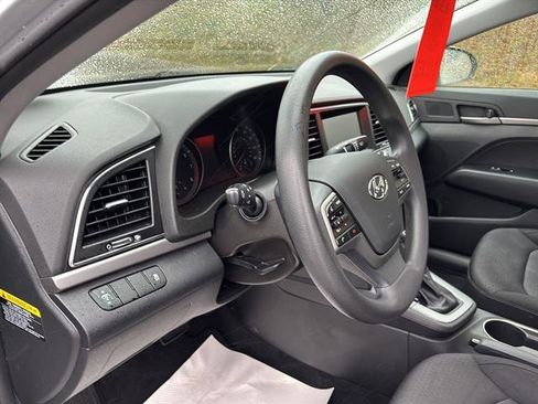 Used 2018 Hyundai Elantra SE w/ SE Connectivity Package 04 image 13