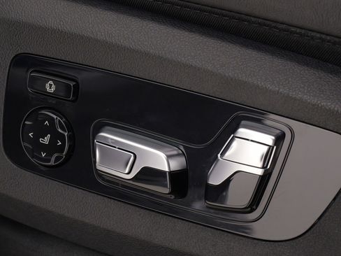 Used 2023 BMW X7 xDrive40i image 51