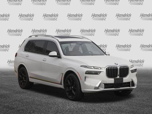 Certified 2025 BMW X7 xDrive40i image 2
