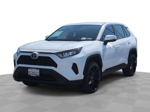 Used 2022 Toyota RAV4 LE AWD/4WD image 1