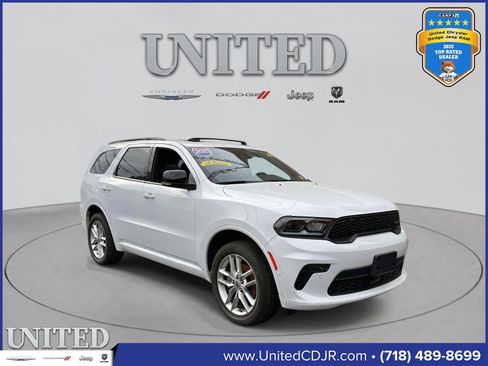 Used 2023 Dodge Durango GT image 1