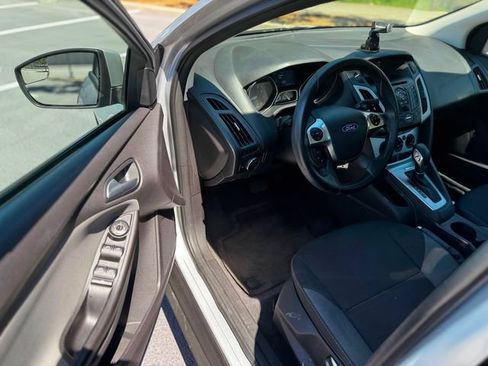 Used 2014 Ford Focus SE FWD image 23