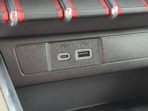 Used 2023 GMC Canyon AT4X image 30