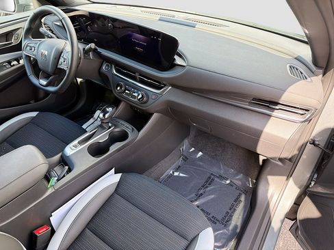 Used 2025 Buick Envista Preferred w/ Convenience I Package image 13