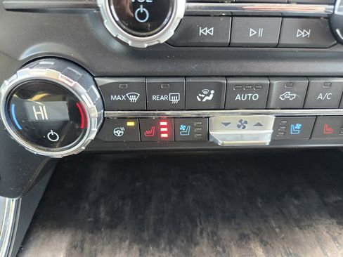 Used 2021 Ford F150 Lariat w/ Equipment Group 502A High image 31