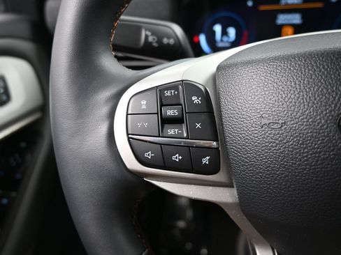 New 2025 Ford Explorer Active w/ Active Comfort Package AWD/4WD image 18