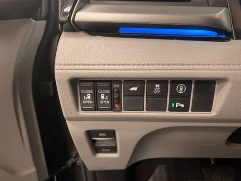 Certified 2023 Honda Odyssey Touring image 19