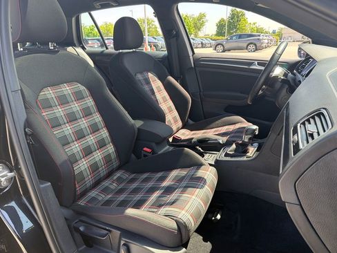Used 2018 Volkswagen GTI SE FWD image 28