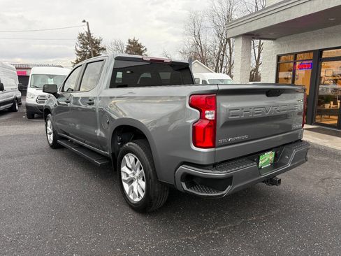 Used 2021 Chevrolet Silverado 1500 Custom image 2