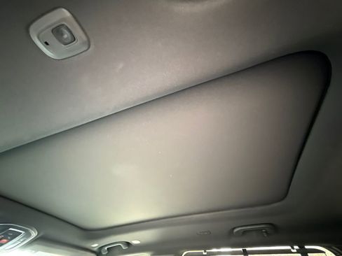 Used 2024 Jeep Grand Cherokee L Limited w/ Luxury Tech Group II image 16