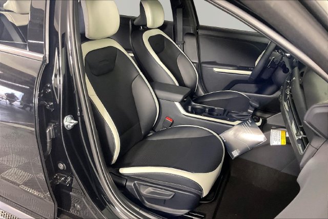 New 2027 Kia K4 GT-Line Turbo FWD image 12