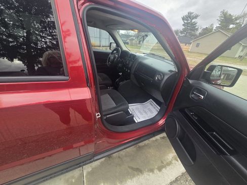 Used 2013 Jeep Patriot Latitude image 10