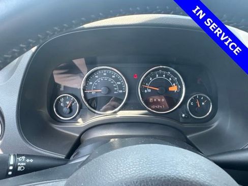 Used 2014 Jeep Compass Latitude FWD image 5