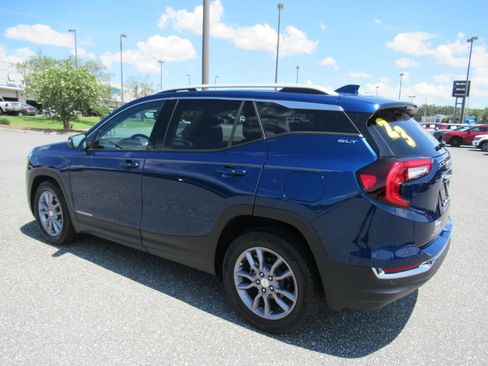 Used 2023 GMC Terrain SLT FWD image 5