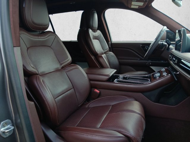 Used 2024 Lincoln Aviator Black Label AWD/4WD image 16