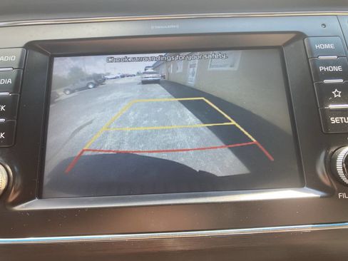 Used 2019 Kia Sedona EX image 32