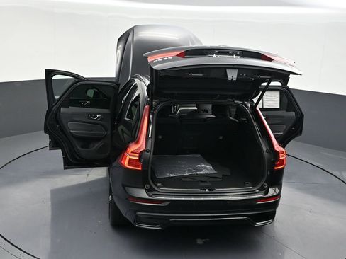 Certified 2022 Volvo XC60 B5 R-Design w/ Advanced Package image 41