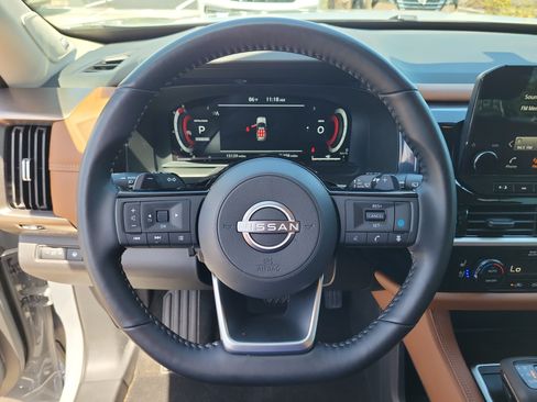 Certified 2025 Nissan Pathfinder Platinum w/ Cargo Package FWD image 18