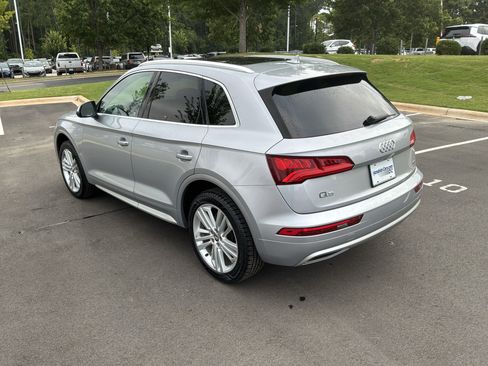 Used 2019 Audi Q5 2.0T Premium Plus w/ Premium Plus Package AWD/4WD image 8
