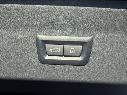 Used 2024 BMW X4 xDrive30i image 9