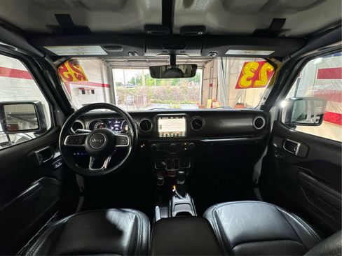 Used 2023 Jeep Wrangler Unlimited Rubicon 4xe w/ Cold Weather Group AWD/4WD image 23