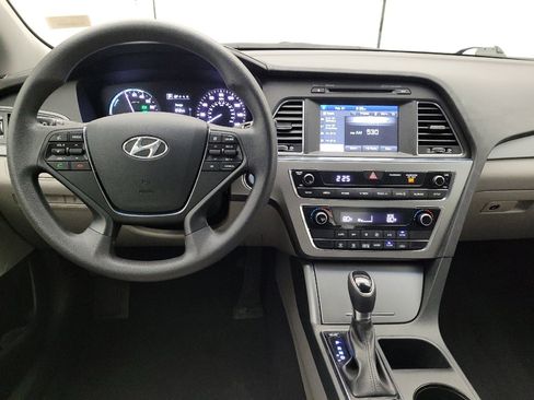 Used 2017 Hyundai Sonata SE image 22